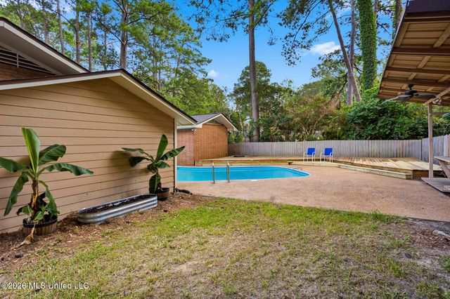 5315 Red Fox Road, Jackson, MS 39211