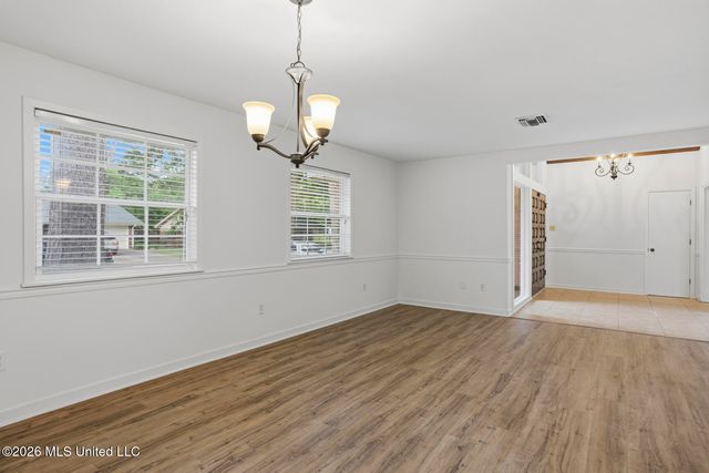5315 Red Fox Road, Jackson, MS 39211