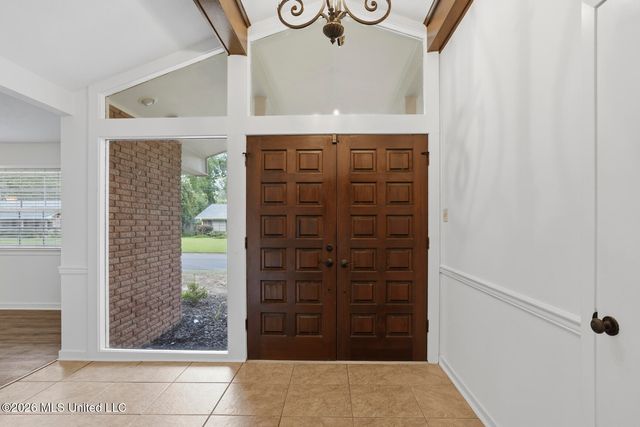5315 Red Fox Road, Jackson, MS 39211