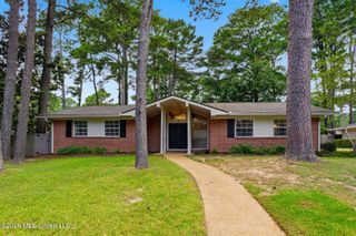 5315 Red Fox Road, Jackson, MS 39211
