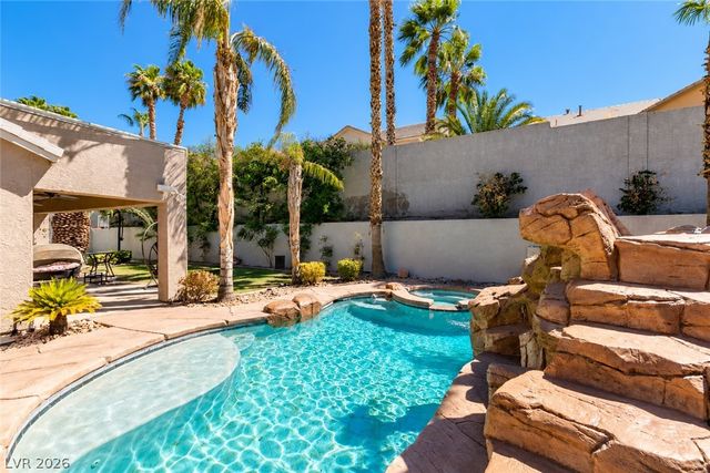 2504 Silver Beach Drive, Henderson, NV 89052