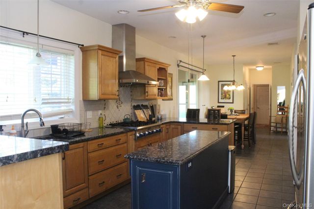 12 Neveles Pride Court, Pine Bush, NY 12566
