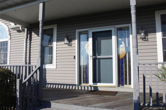 12 Neveles Pride Court, Pine Bush, NY 12566