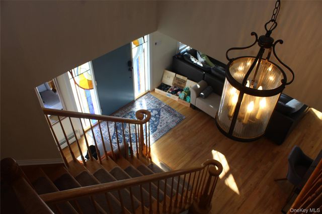 12 Neveles Pride Court, Pine Bush, NY 12566