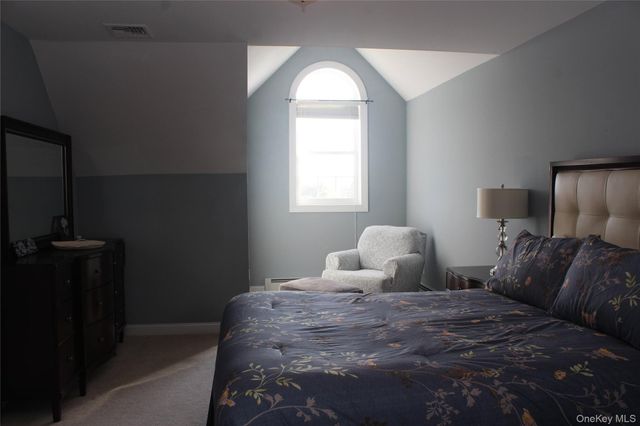 12 Neveles Pride Court, Pine Bush, NY 12566