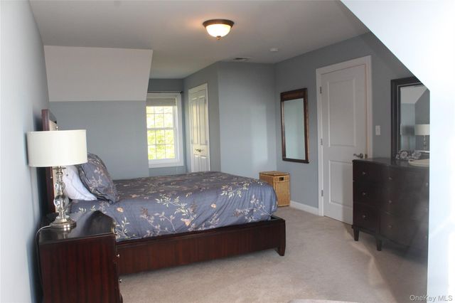 12 Neveles Pride Court, Pine Bush, NY 12566