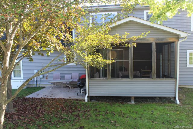 12 Neveles Pride Court, Pine Bush, NY 12566