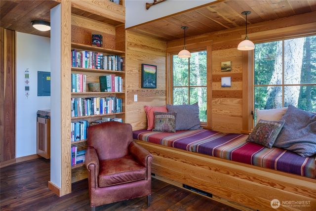 123 South Ridge Road, Decatur Island, WA 98221