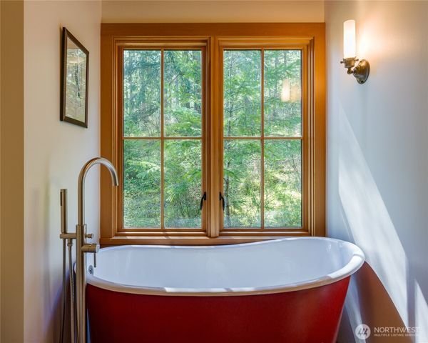 123 South Ridge Road, Decatur Island, WA 98221