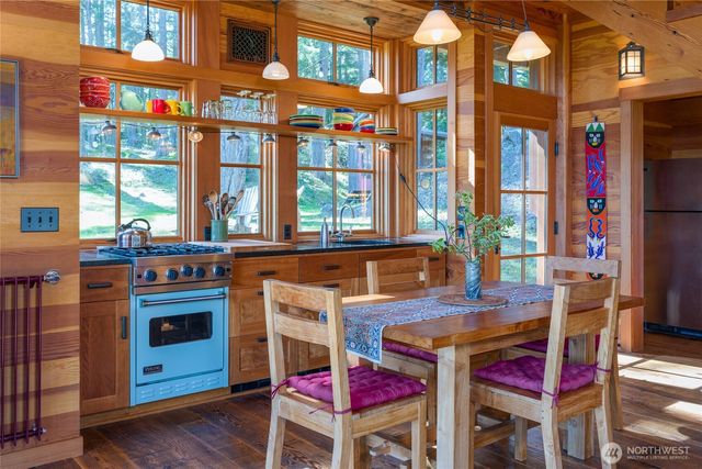 123 South Ridge Road, Decatur Island, WA 98221