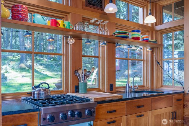 123 South Ridge Road, Decatur Island, WA 98221