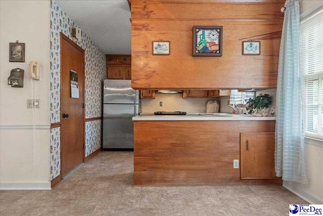 720 Harriet Dr., Florence, SC 29501