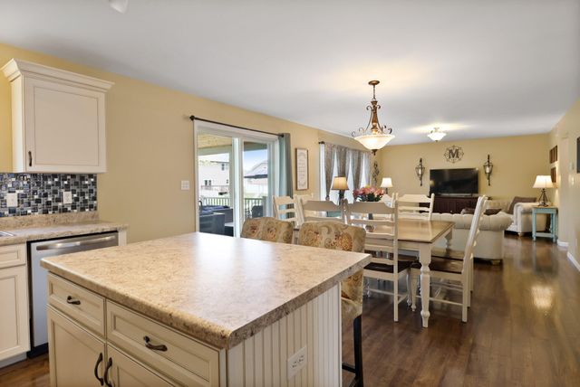 221 Trailcreek Drive, Chesterton, IN 46304