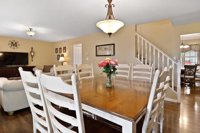 221 Trailcreek Drive, Chesterton, IN 46304