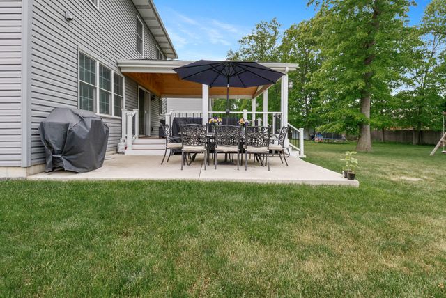 221 Trailcreek Drive, Chesterton, IN 46304