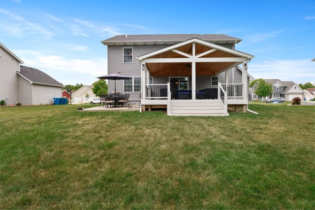 221 Trailcreek Drive, Chesterton, IN 46304