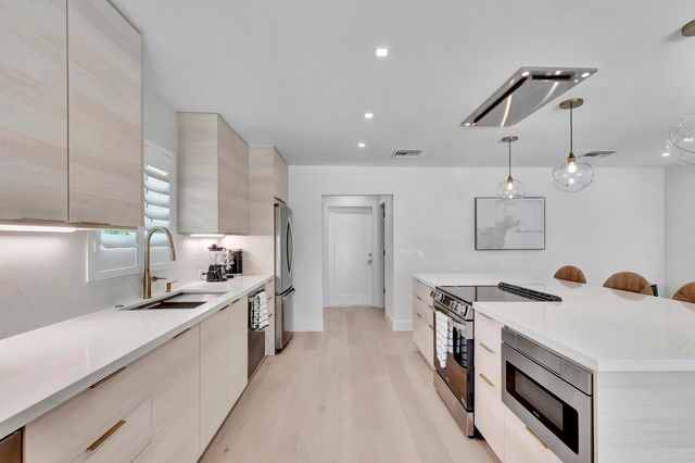 530 NW 14th Street, Delray Beach, FL 33444