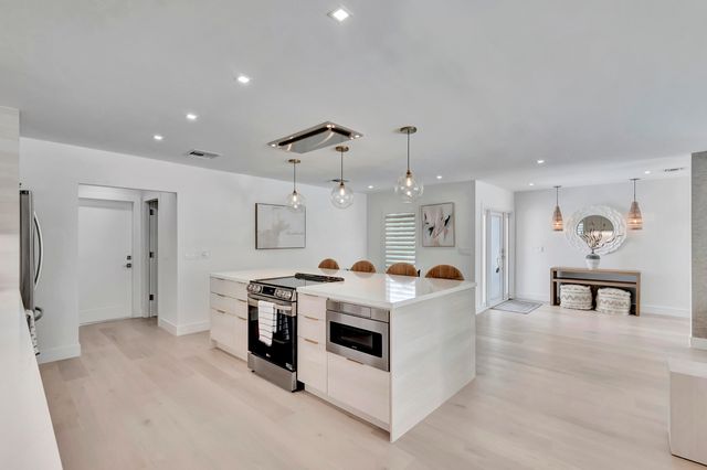 530 NW 14th Street, Delray Beach, FL 33444