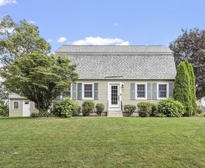 15 Dewey Ave, Wilmington, MA 01887