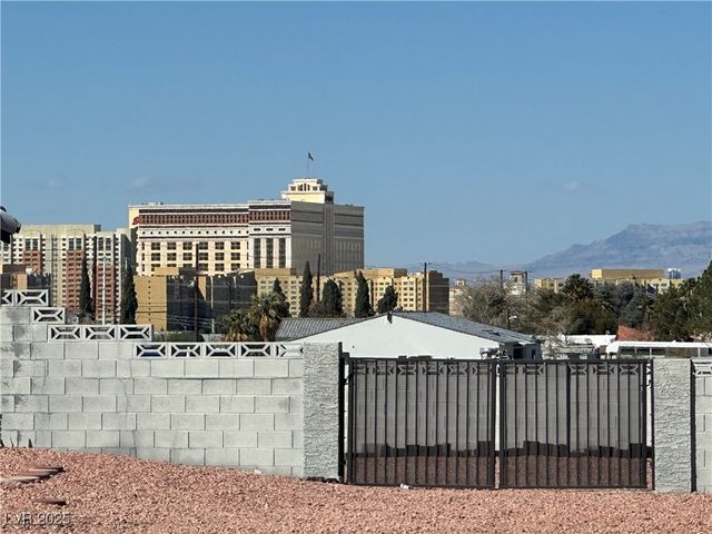 78 Siddall Avenue, Las Vegas, NV 89183