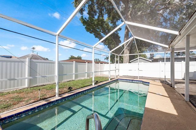 2165 CAMPUS DRIVE, Clearwater, FL 33764