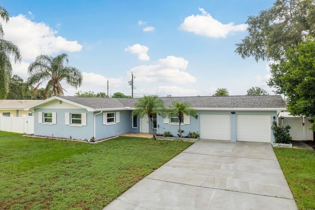 2165 CAMPUS DRIVE, Clearwater, FL 33764