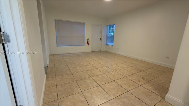 808 84th St 810, Miami Beach, FL 33141