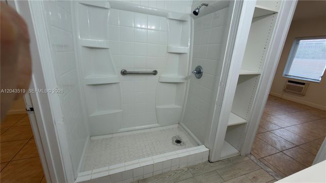 808 84th St 810, Miami Beach, FL 33141