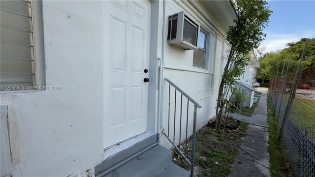 808 84th St 810, Miami Beach, FL 33141
