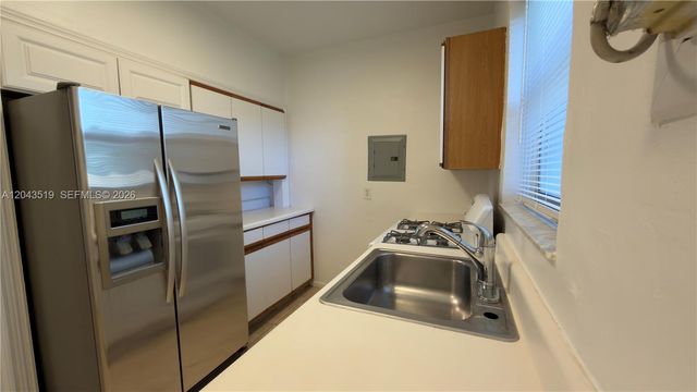 808 84th St 810, Miami Beach, FL 33141