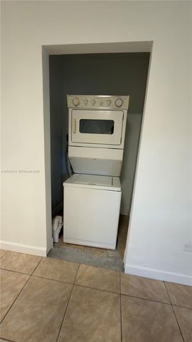 808 84th St 810, Miami Beach, FL 33141