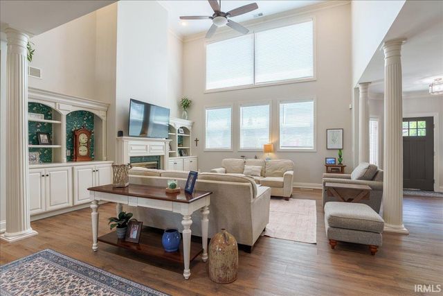 8077 Clearview Drive, Newburgh, IN 47630