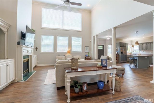 8077 Clearview Drive, Newburgh, IN 47630