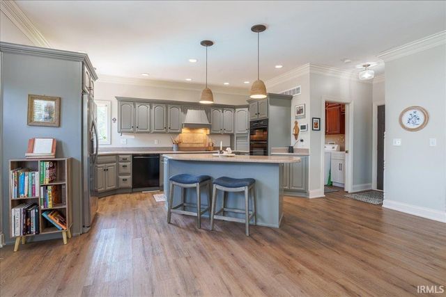 8077 Clearview Drive, Newburgh, IN 47630