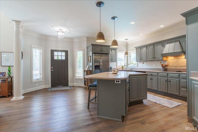 8077 Clearview Drive, Newburgh, IN 47630