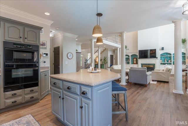 8077 Clearview Drive, Newburgh, IN 47630