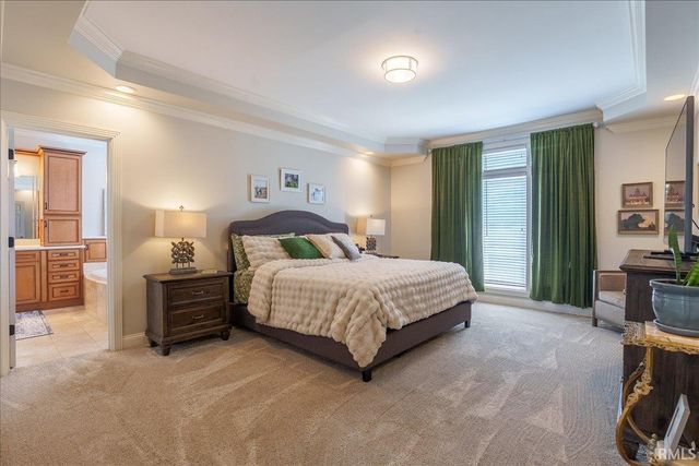 8077 Clearview Drive, Newburgh, IN 47630