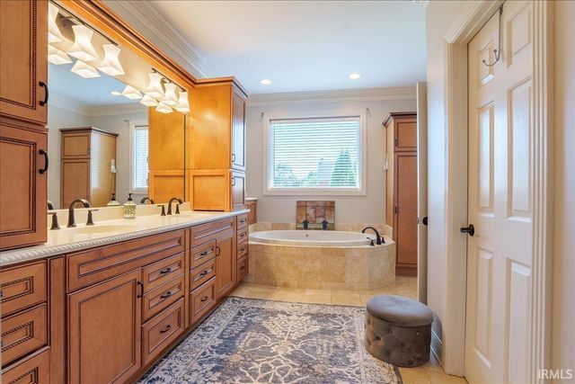 8077 Clearview Drive, Newburgh, IN 47630