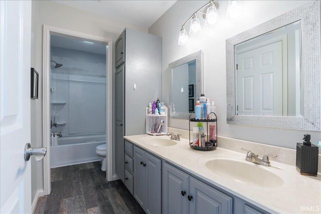8077 Clearview Drive, Newburgh, IN 47630