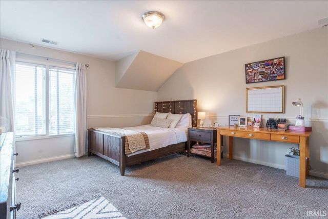 8077 Clearview Drive, Newburgh, IN 47630