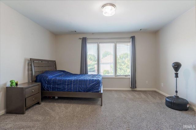 8077 Clearview Drive, Newburgh, IN 47630