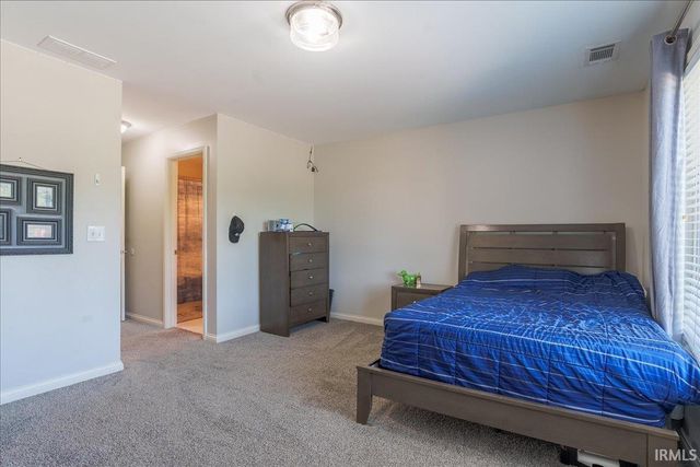 8077 Clearview Drive, Newburgh, IN 47630