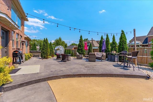 8077 Clearview Drive, Newburgh, IN 47630