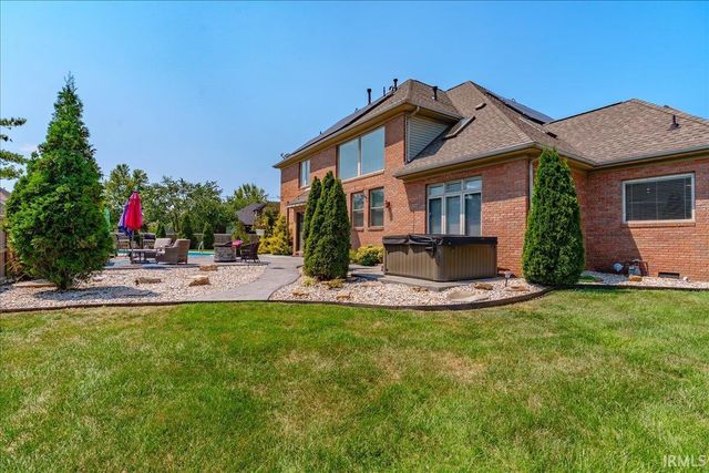 8077 Clearview Drive, Newburgh, IN 47630
