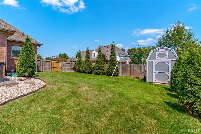 8077 Clearview Drive, Newburgh, IN 47630