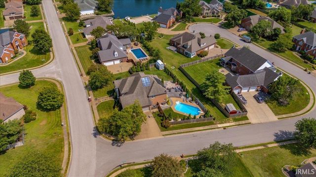 8077 Clearview Drive, Newburgh, IN 47630