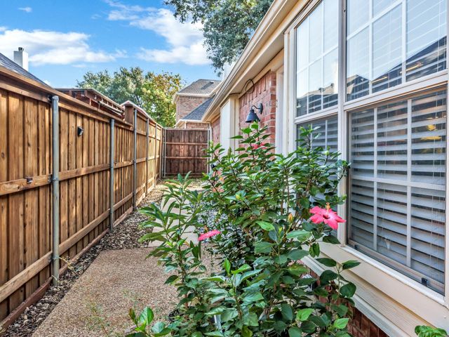 6404 Eagle Creek Drive, Flower Mound, TX 75028