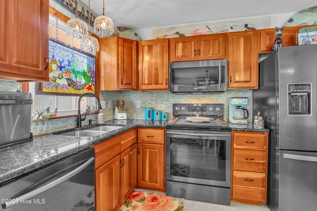 204 NE 60th Street, Oak Island, NC 28465