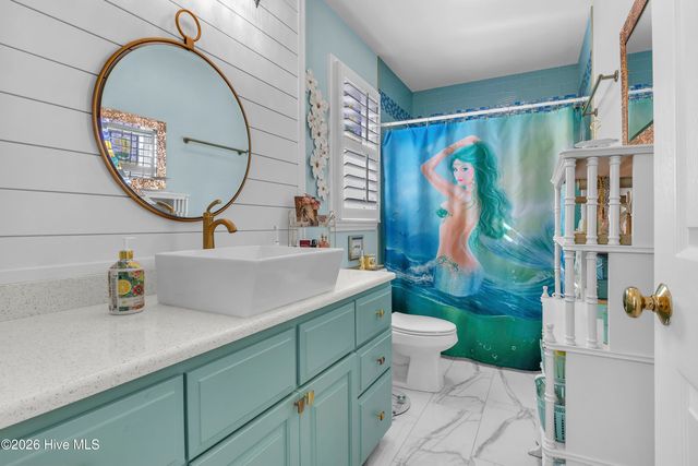 204 NE 60th Street, Oak Island, NC 28465