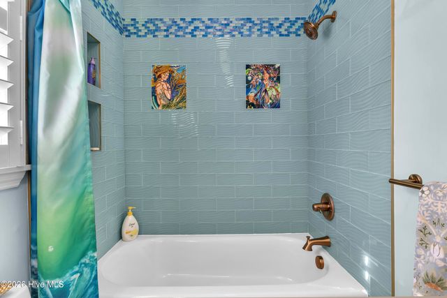 204 NE 60th Street, Oak Island, NC 28465